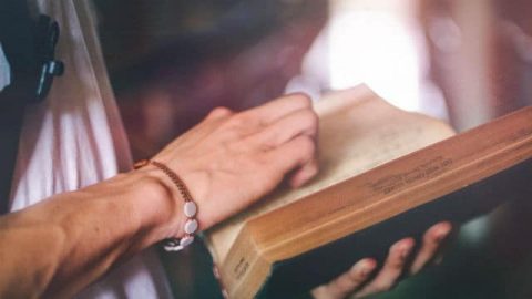Avere famigliarità con la Bibbia