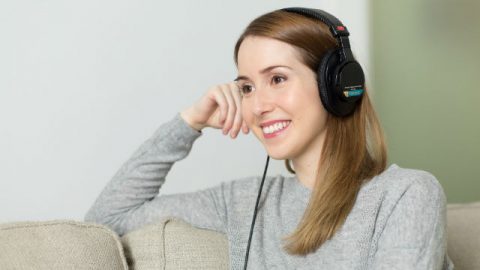 una ragazza suo destino nelle mani di Dio