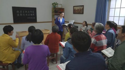 Incontri cristiani per adorare Dio