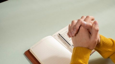 10 testi di preghiere. Guadagnerai il potere della preghiera